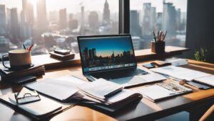 Een opgeruimd bureau met laptop en financiële documenten, stad landschapsfotografie.